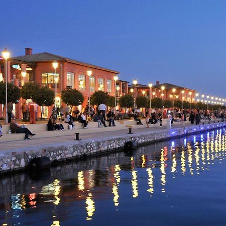 Seaside Apartment In Flisvos Marina Athens Luaran gambar