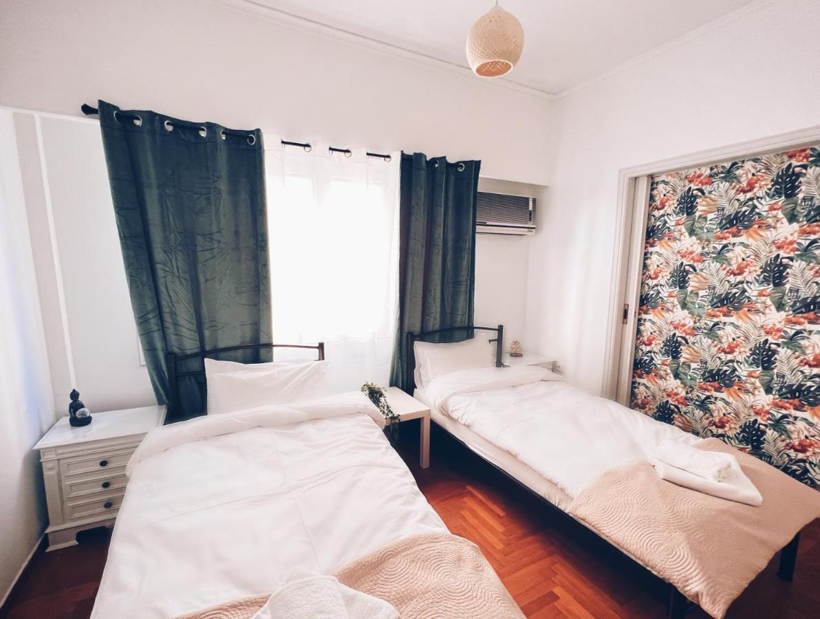 Seaside Apartment In Flisvos Marina Athens Luaran gambar