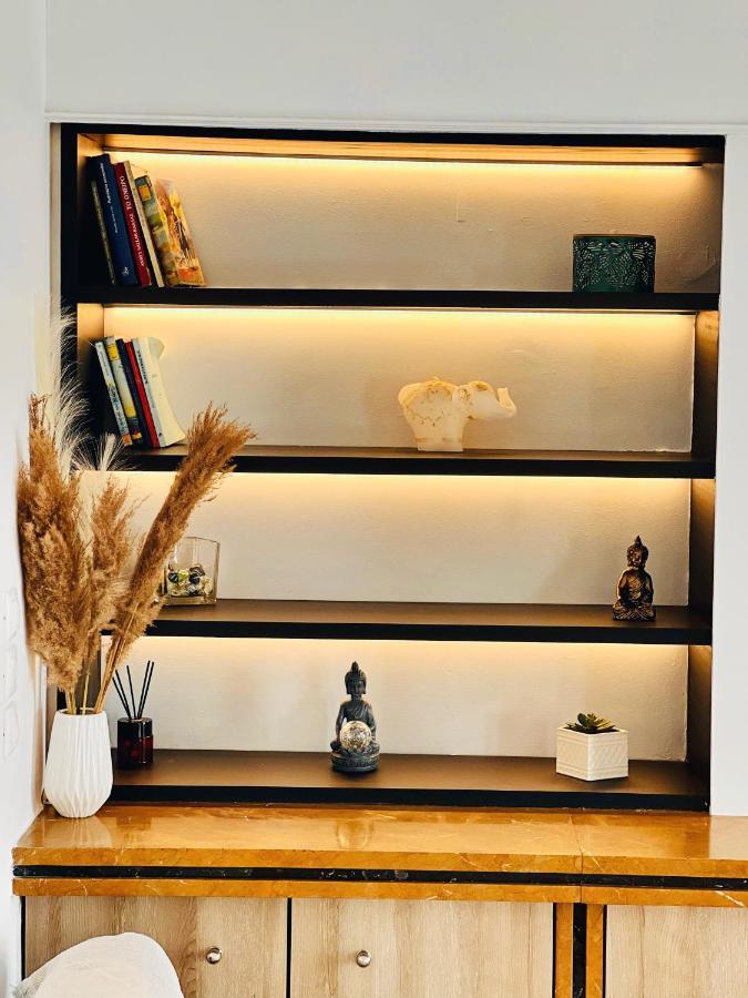 Seaside Apartment In Flisvos Marina Athens Luaran gambar