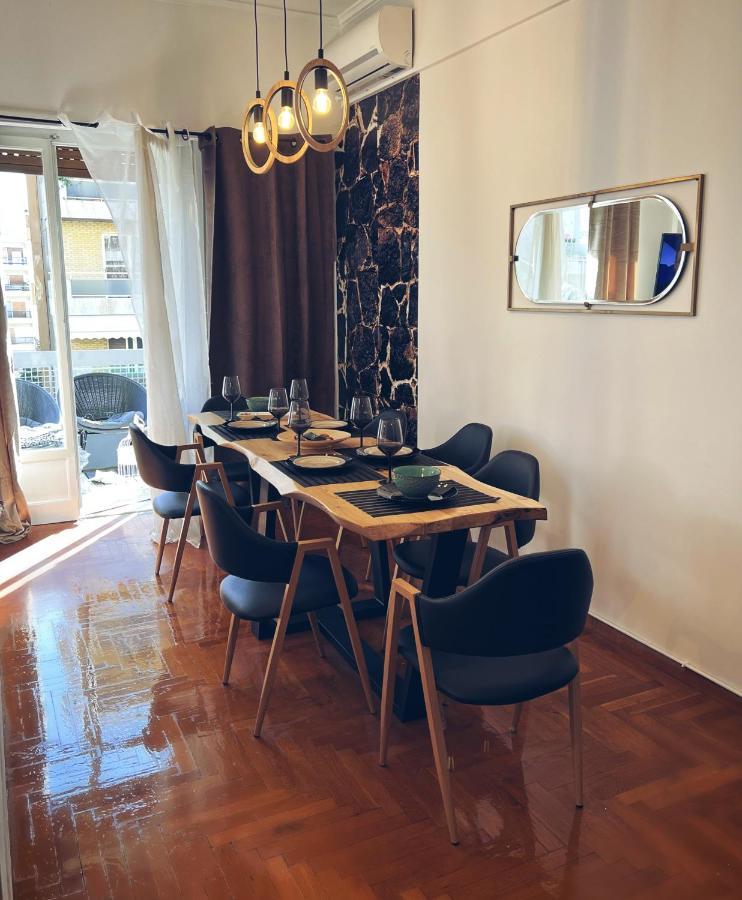 Seaside Apartment In Flisvos Marina Athens Luaran gambar
