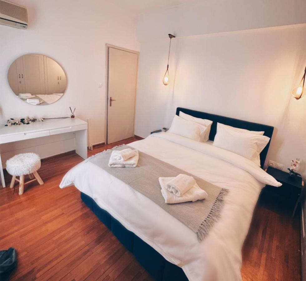 Seaside Apartment In Flisvos Marina Athens Luaran gambar