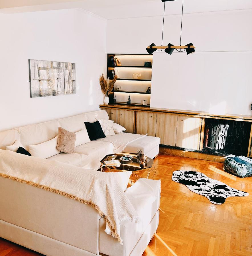 Seaside Apartment In Flisvos Marina Athens Luaran gambar
