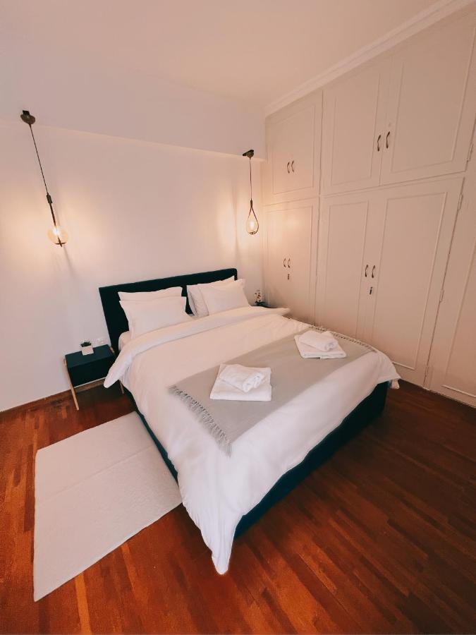 Seaside Apartment In Flisvos Marina Athens Luaran gambar